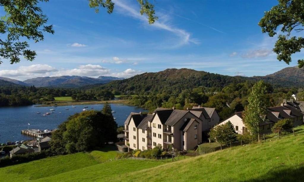 Brand New - Contemporary - 2 Bedroom - 2 Bathroom - Spacious Apartment - Lake Views Ambleside Eksteriør bilde