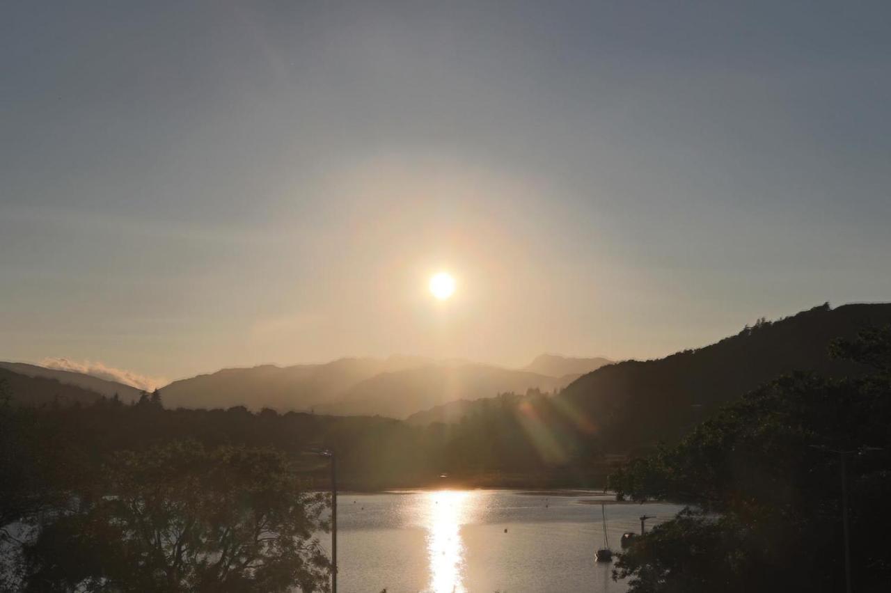 Brand New - Contemporary - 2 Bedroom - 2 Bathroom - Spacious Apartment - Lake Views Ambleside Eksteriør bilde